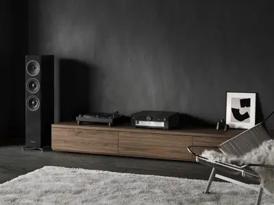 Technics SL-1210GR2EK_PACK Technics SL-1210GR2 gramofon z napędem bezpośrednim + wkładka gramofonowa (wysoka czułość, precyzyjne obroty, aktywna redukcja szumów), czarny 13 Technics SL-1210GR2EK_PACK 1 technics turntable SL 1210GR2 lifestyle v001 1